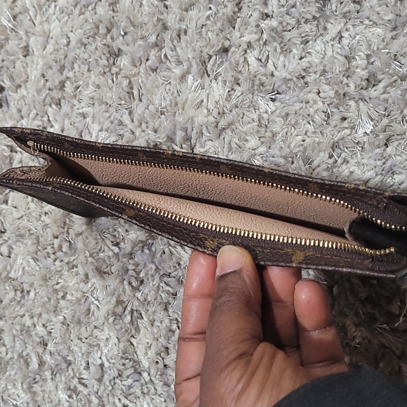 Louis Vuitton Cosmetics Pouch / Pochette - Picture 6 of 16